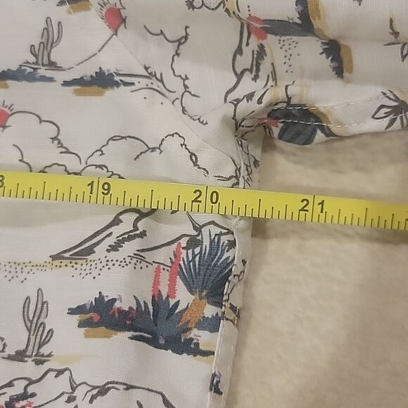 Johnnie-O Hangin' Out Button Up, Size Small - Picture 8 of 10